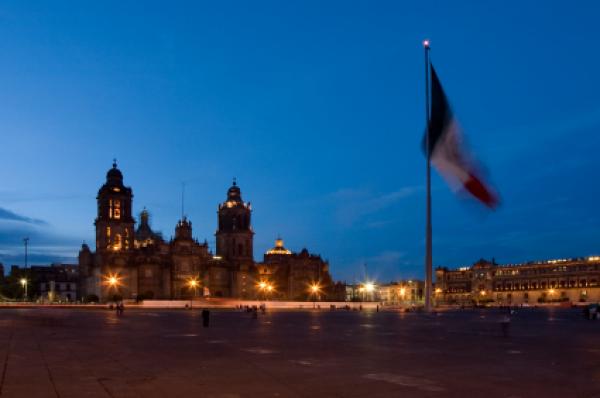 Night view of the central square of Mexico City