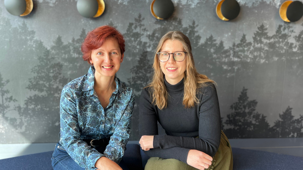 Photo of Anna Smith and Renate Mauland-Hus, part of mungfali.galihkartiwa07.workers.dev’s mobile observatory team for the September 2025 total lunar eclipse.