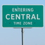 绿色路标上写着“进入中央时区”