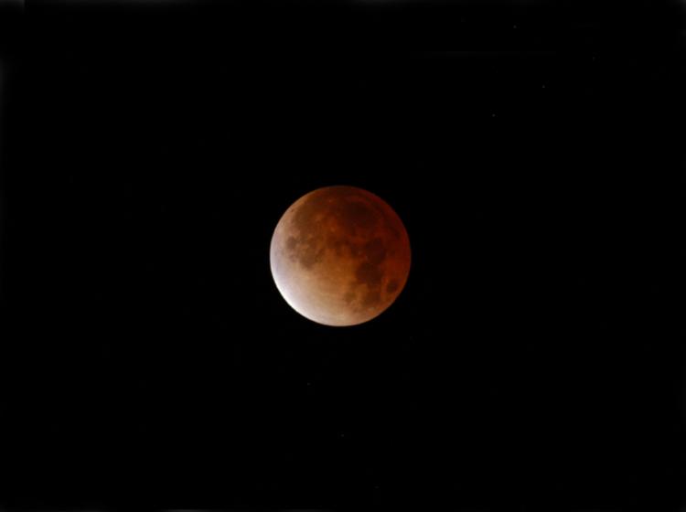 BLOOD MOON - Total Lunar Eclipse Total-lunar-eclipse