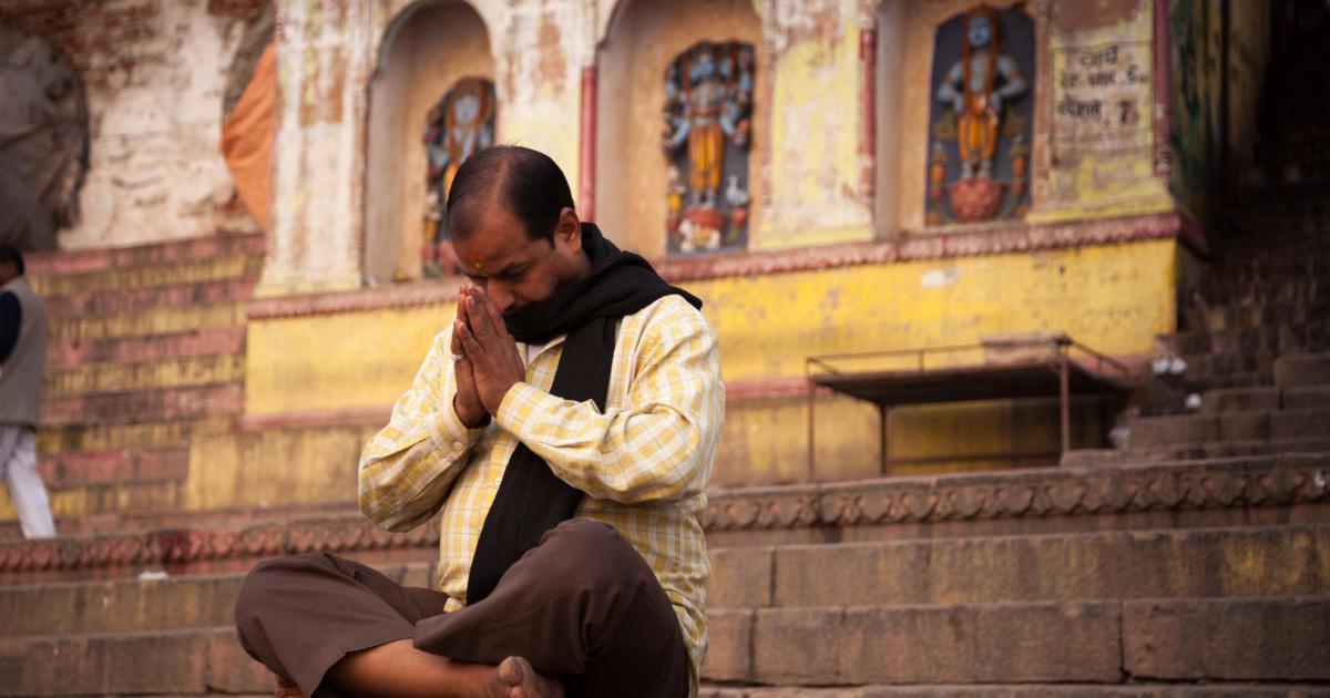 hindu praying images