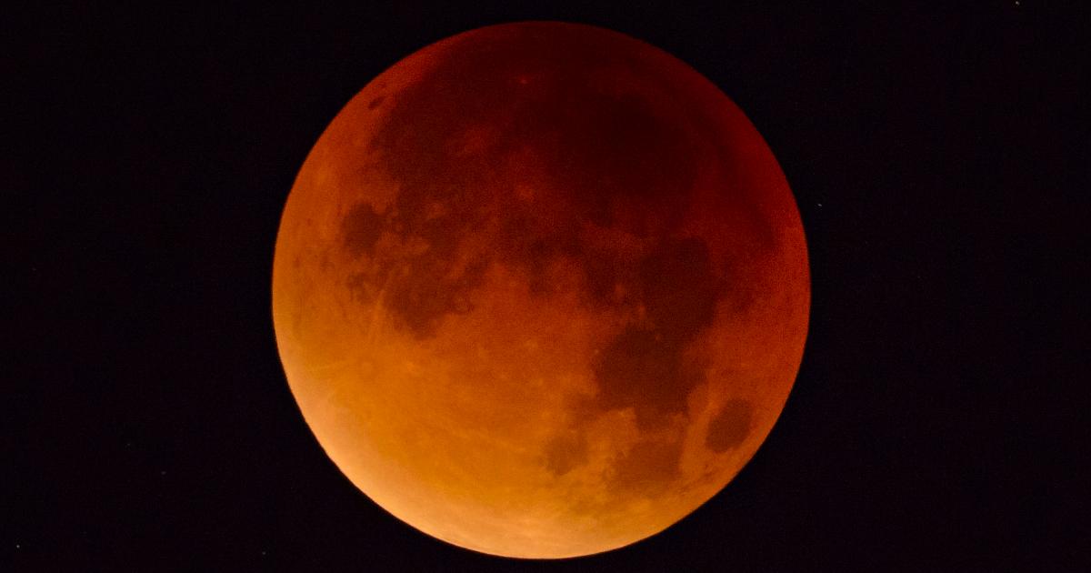 Why Does the Moon Turn Red During a Lunar Eclipse?