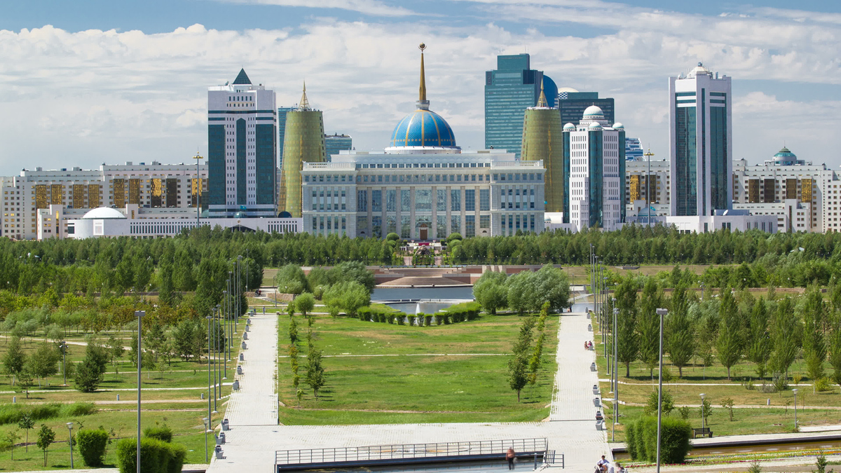 Показать время астаны. Резиденция «Акорда» (Астана). Астана здание правительства. Дом правительства в Нурсултане. Правительство РК Казахстан здание.