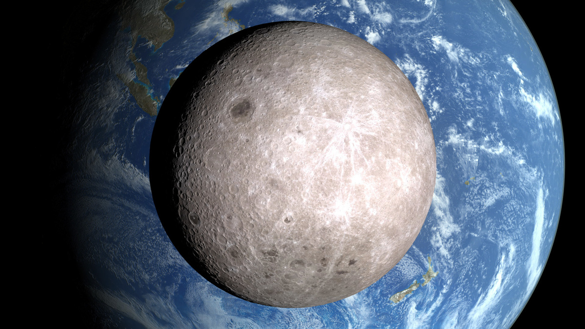 does the far side of the moon ever receive sunlight
