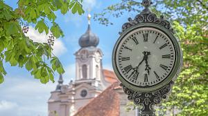 Uhr im Kloster Raitenhaslach in Bayern.