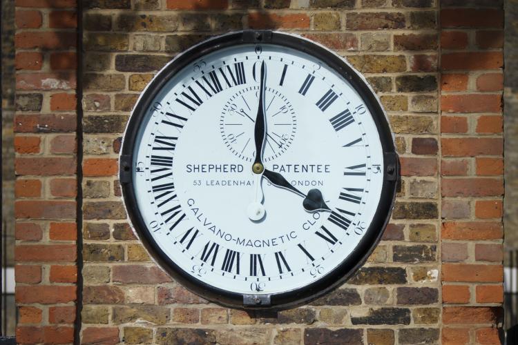History Of Time Zones In The Uk - Wall Clock London Ont