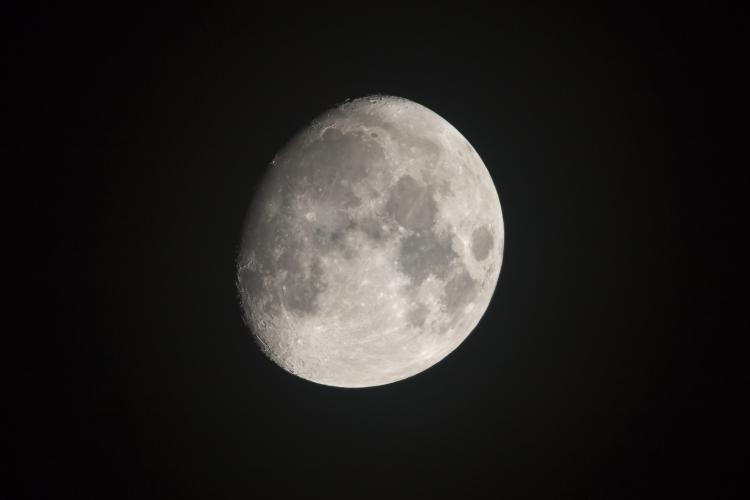 IMAGE(https://c.tadst.com/gfx/750x500/waxing-gibbours-moon.jpg?1)