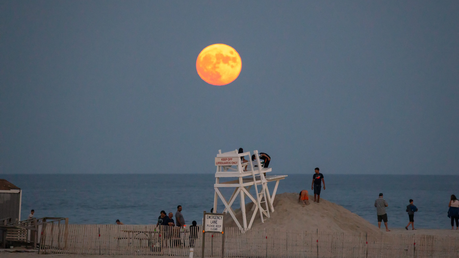 Super Strawberry Moon June 2022